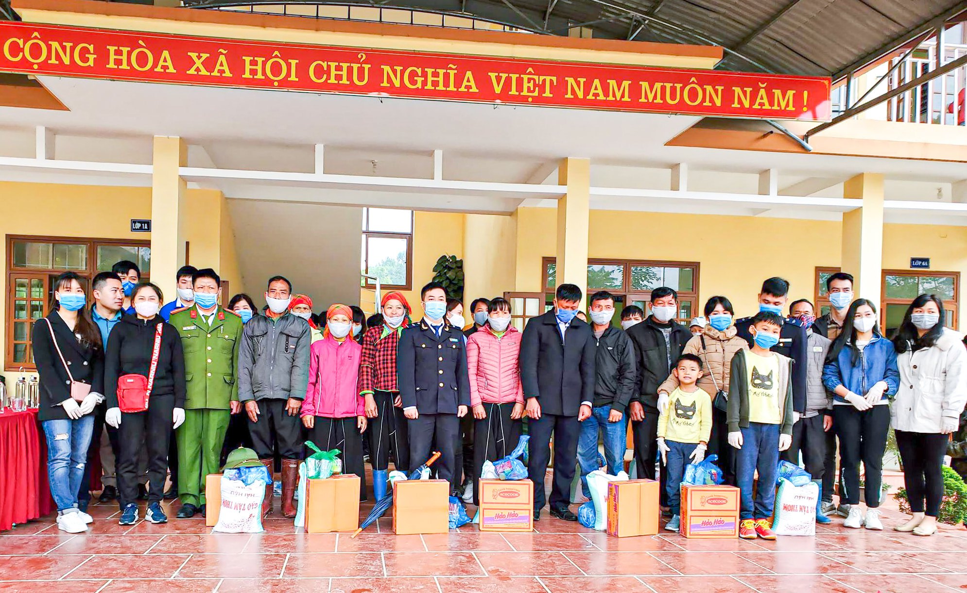 Đoàn cục Hải Quan chủ động xây dựng chương trình tình nguyện tại huyện Cao Lộc giúp đỡ gia đính khó khăn trong dịch bệnh